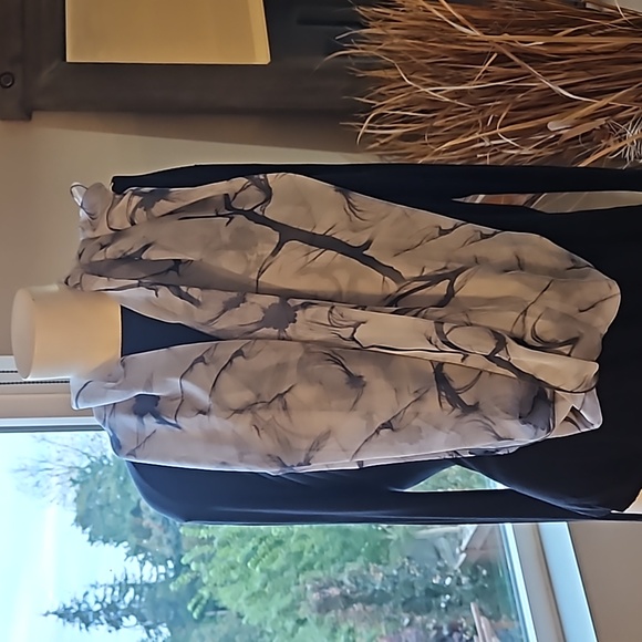 EUC Luxurious Silk & Viscose Scarf - Picture 2 of 5